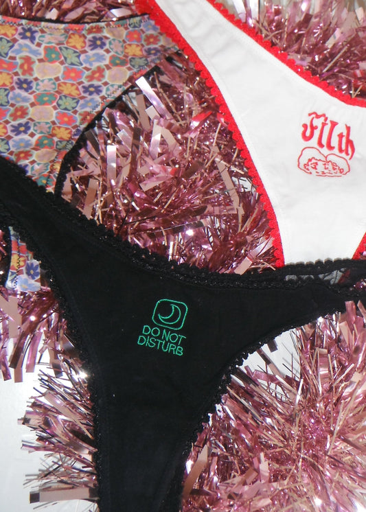 THE CHEEKY THONG TRIO / FESTIVE SPECIAL